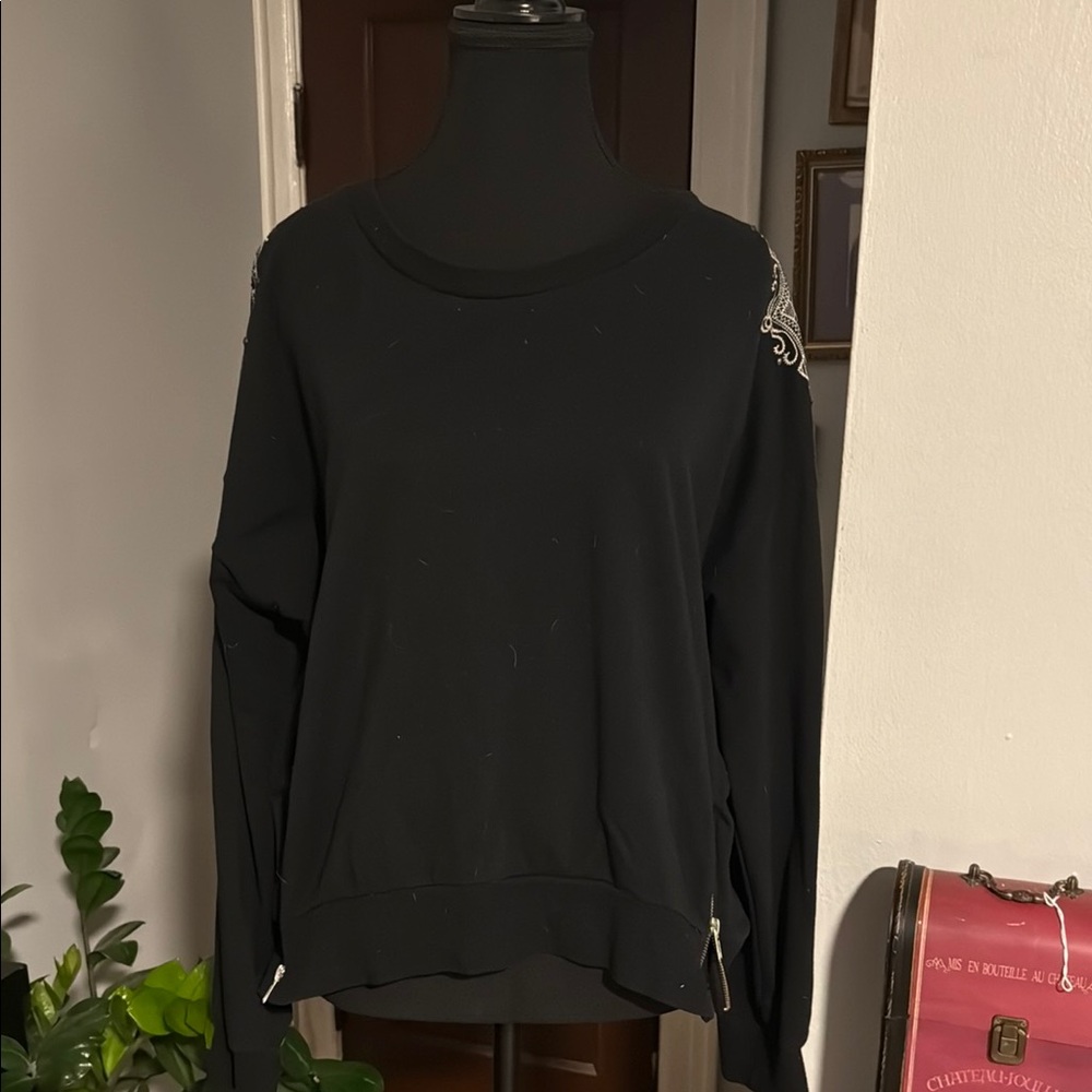 Forever 21 Black Sweatshirt